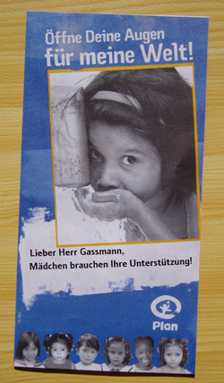 Der Prospekt des Vereins "Plan" - Patenschaften für Kinder - direkt an mich adressiert